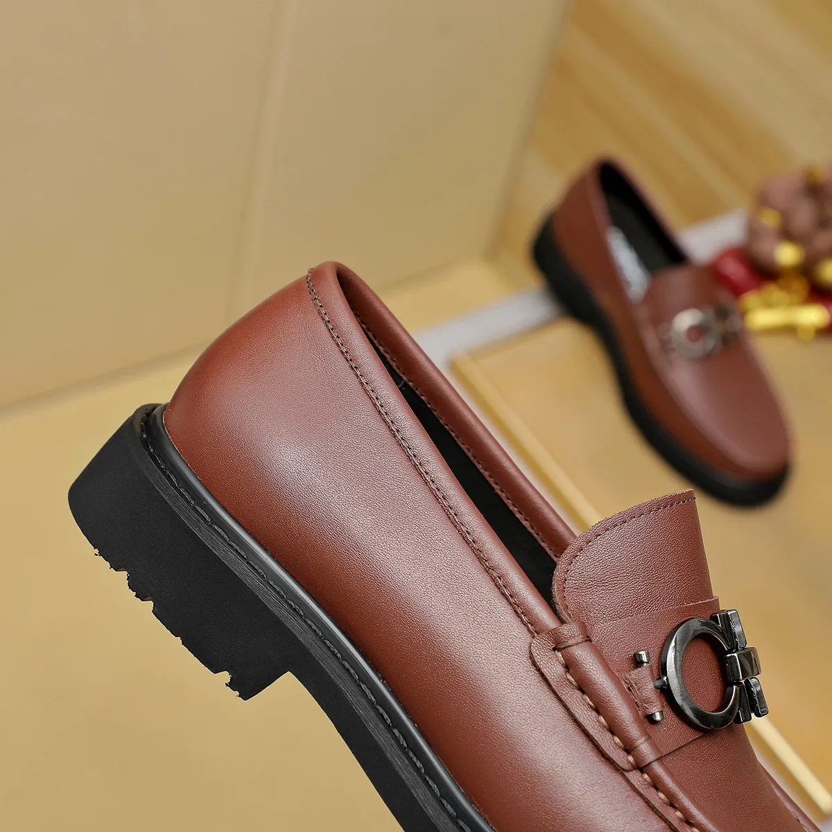 Men's shoes 💰500 Ferragamo [Ferragamo] top imported suit men's shoes 💯Original copy of the official website, product materials: selected imported embossed calfskin + luxury hardware buckle accessories ~ imported water-dyed cow 🐂 leather lining. Strong three-dimensional visual effect, original combination outsole, multiple colors available😘 Size: 38-44 (.45.46. Customized)